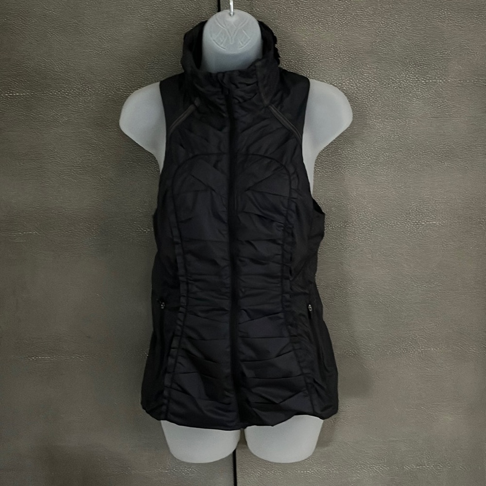 Lululemon Lightweight Racerback Pleated Vest Size 4